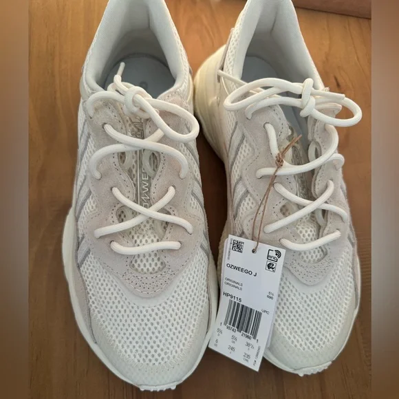 Adidas originals Ozweego shoes - Picture 6 of 12